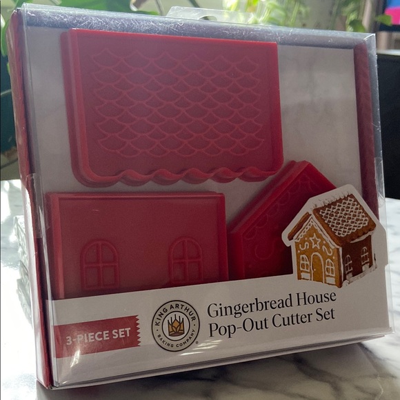 Gingerbread House Pop-Out Cutter Set - Red - Picture 3 of 3